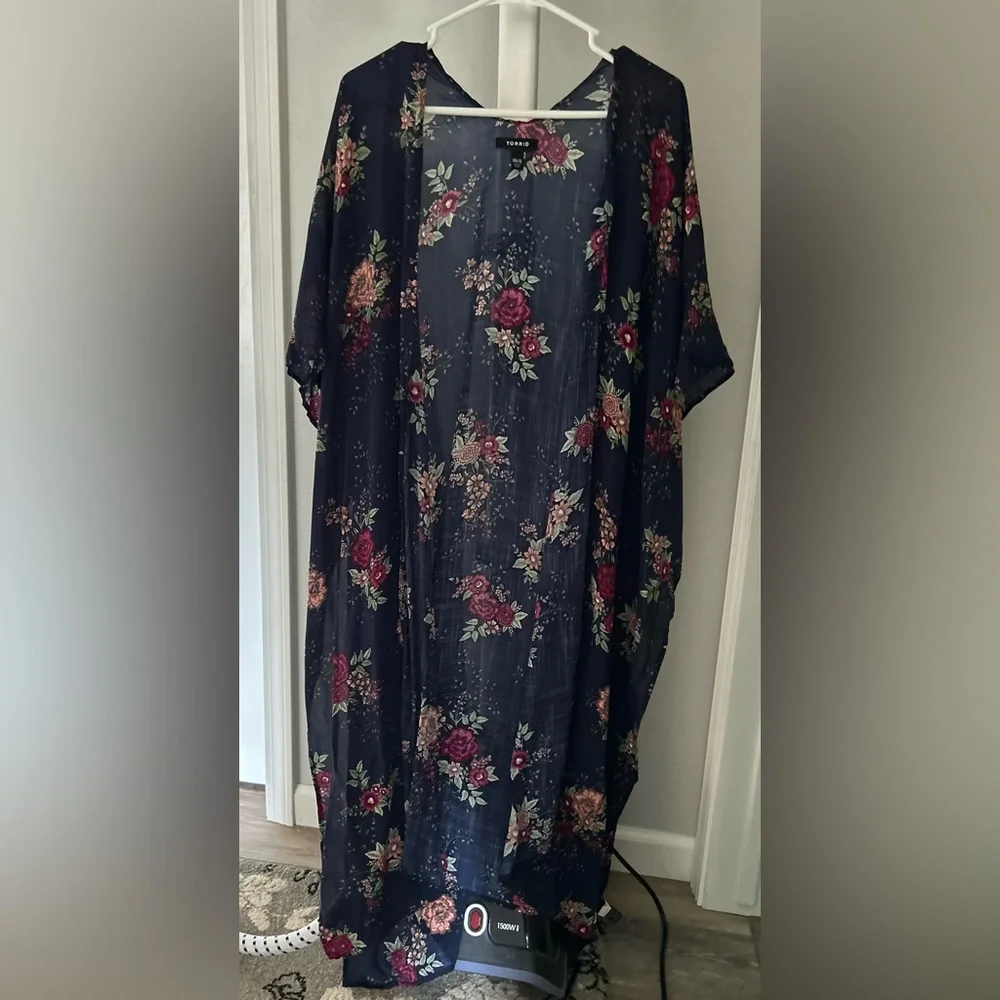 Torrid Floral Print Kimono - Picture 1 of 6